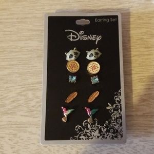 Disney pocahontas earring set!